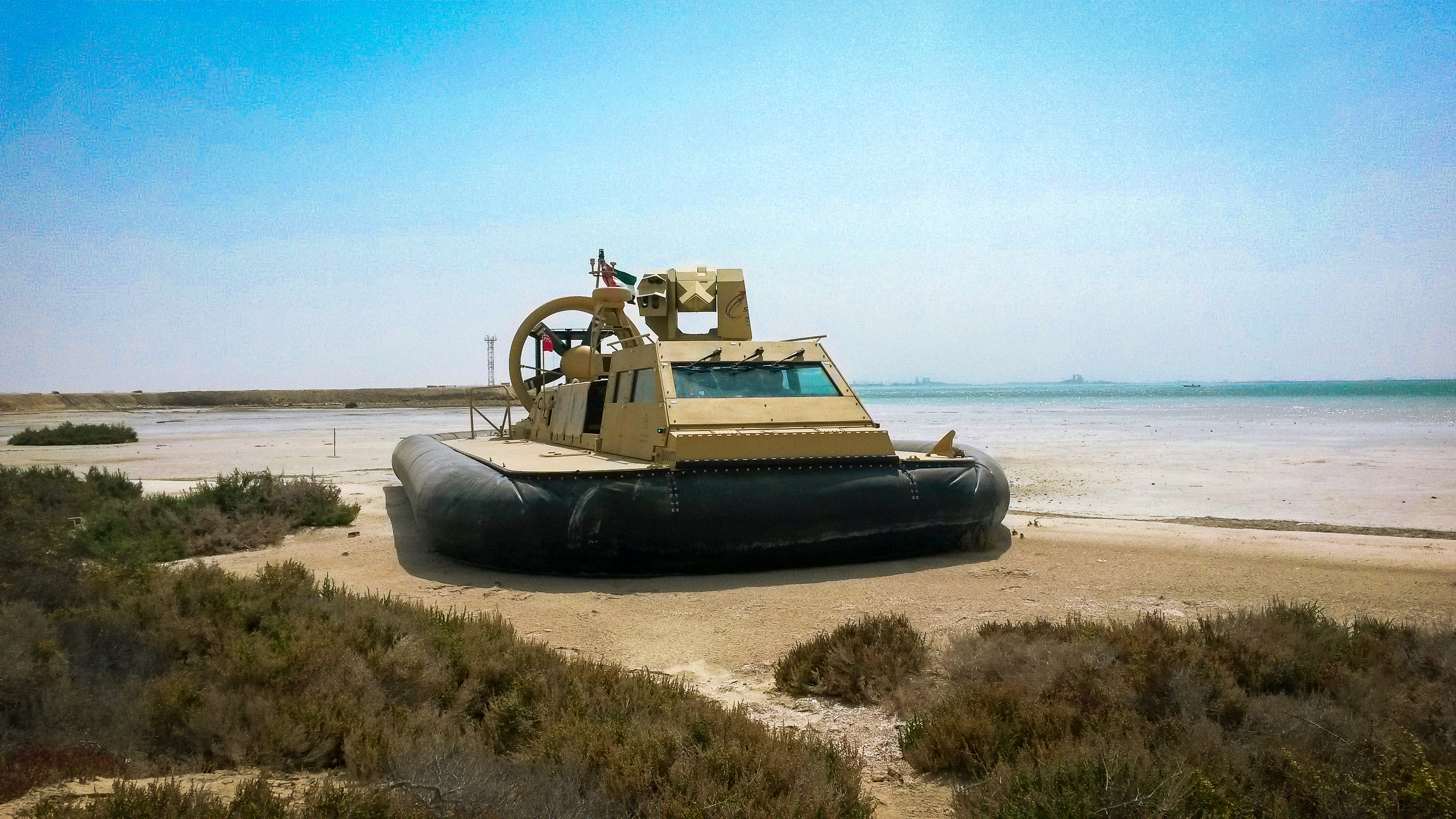 2000TD Hovercraft with mounted weaponry 2000TD Hovercraft with mounted weaponry